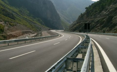 Fushata pershpejton investimet ne infrastrukture: 5.9 mld leke ne vetem 2 muaj